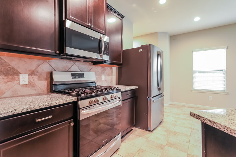 2,425/Mo, 23006 Silver Linden Ct Tomball, TX 77375 Kitchen View 2