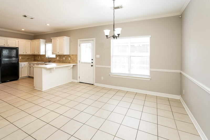 1,945/Mo, 210 Adam Ct Tomball, TX 77375 Dining Room View 2