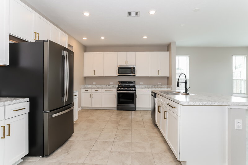 3,440/Mo, 1144 Littleton Ct Conroe, TX 77304 Kitchen View 2