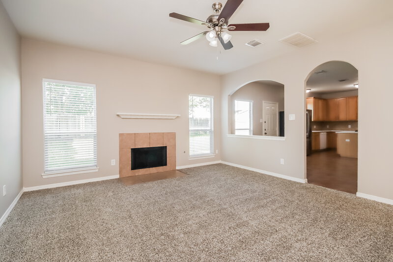 2,510/Mo, 2727 Thompson Creek Dr Houston, TX 77067 Living Room View 2