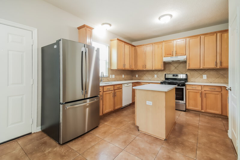 2,510/Mo, 2727 Thompson Creek Dr Houston, TX 77067 Kitchen View