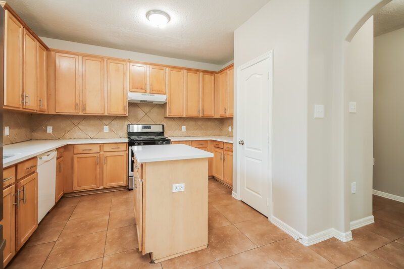 2,510/Mo, 2727 Thompson Creek Dr Houston, TX 77067 Kitchen View 2