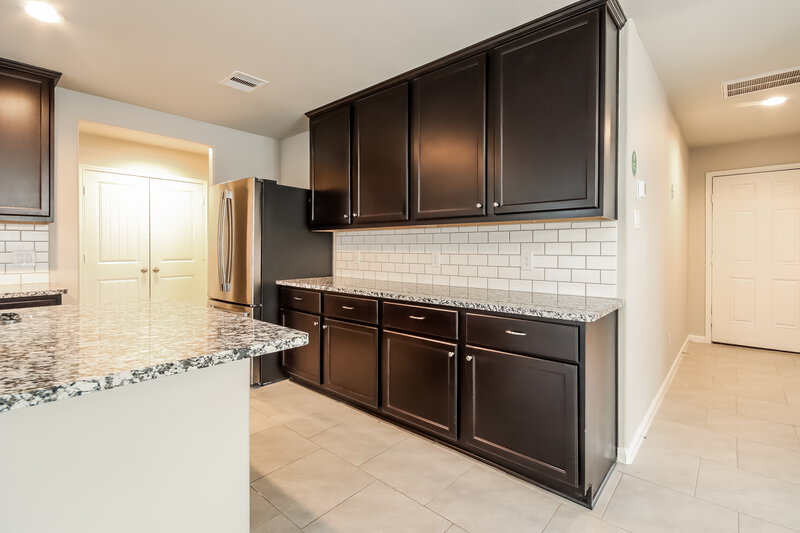 2,435/Mo, 630 Autumn Flats Way Rosharon, TX 77583 Kitchen View