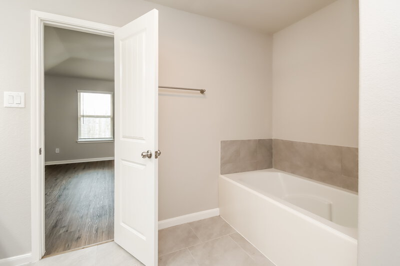 2,435/Mo, 630 Autumn Flats Way Rosharon, TX 77583 Main Bathroom View 2