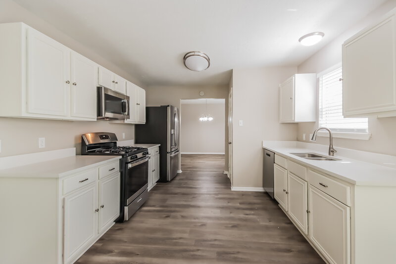 2,590/Mo, 18450 Hollow Oaks Cir Porter, TX 77365 Kitchen View