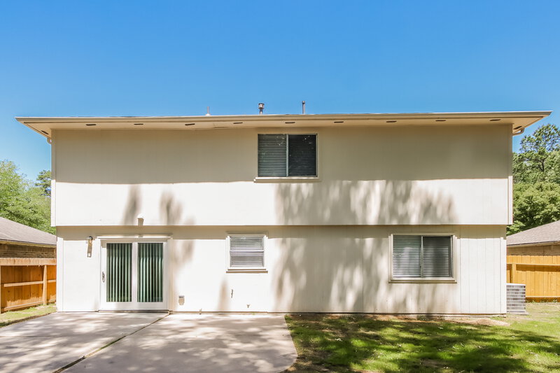 2,590/Mo, 18450 Hollow Oaks Cir Porter, TX 77365 Rear View