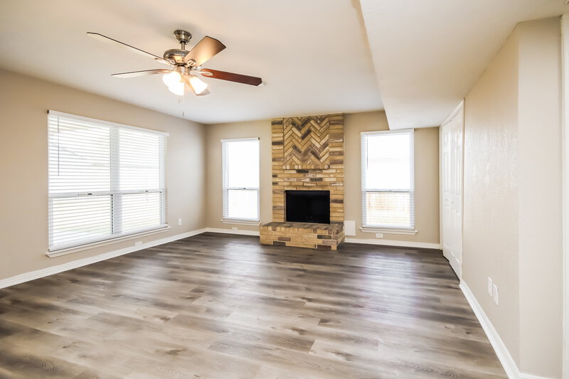 2,265/Mo, 3802 Pecan Cir La Porte, TX 77571 Family Room View