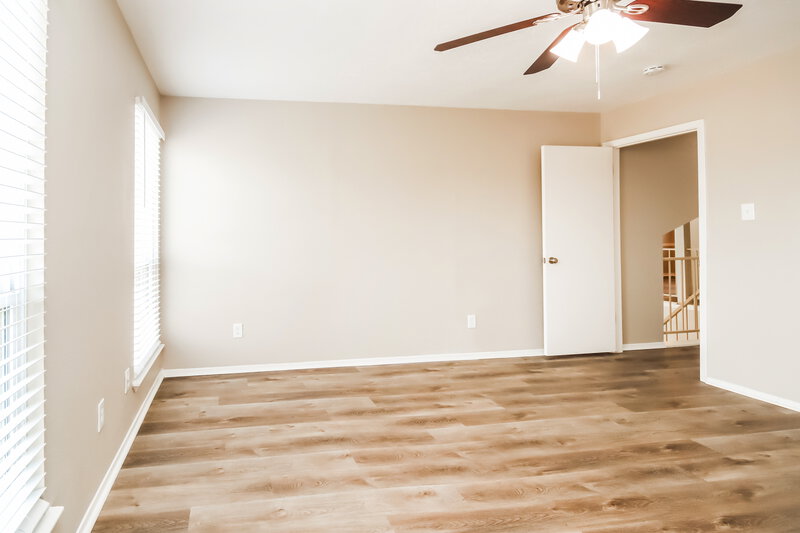 2,265/Mo, 3802 Pecan Cir La Porte, TX 77571 Main Bedroom View 2