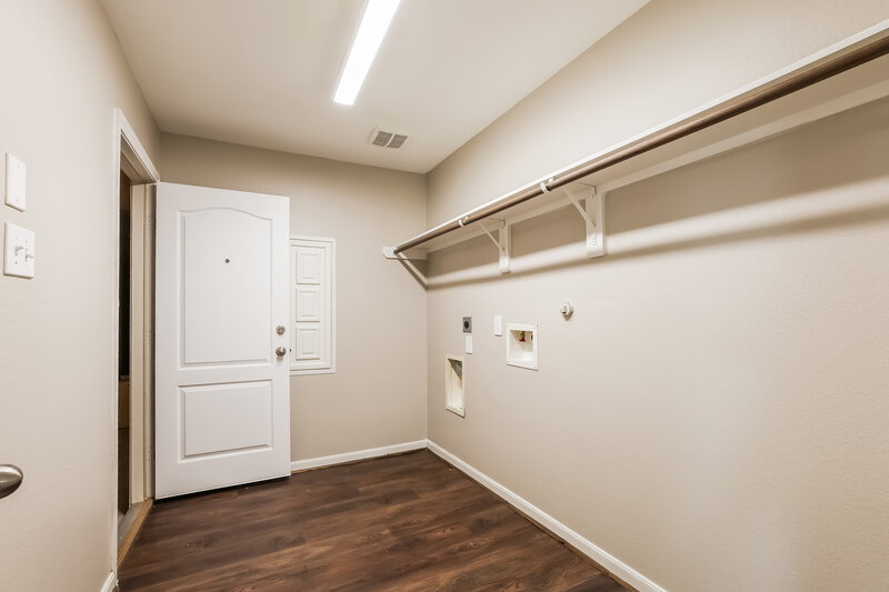 1,715/Mo, 19207 Silver Dapple Dr Porter, TX 77365 Laundry Room View