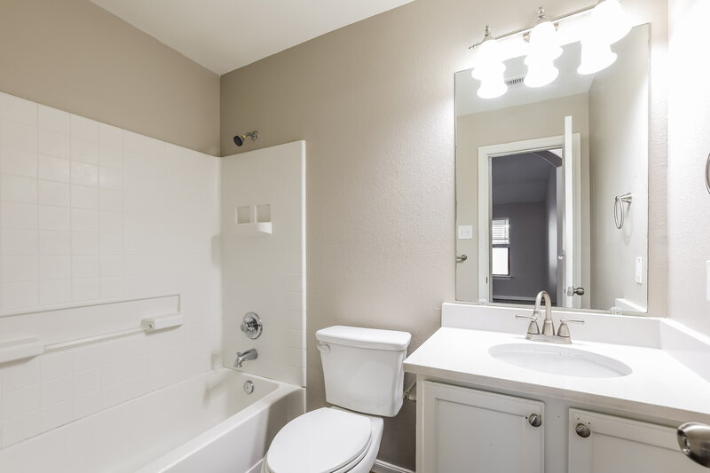 1,715/Mo, 19207 Silver Dapple Dr Porter, TX 77365 Bathroom View
