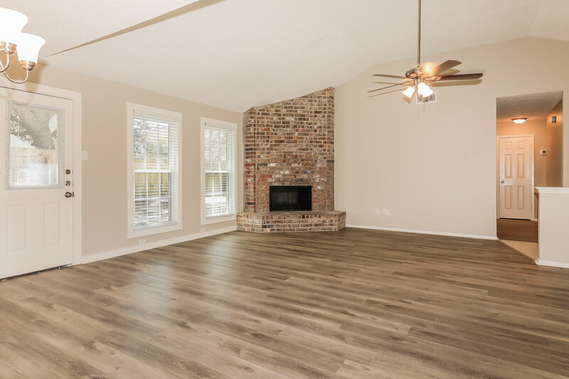 1,995/Mo, 4703 Owens Creek Ln Spring, TX 77388 Living Room View 2
