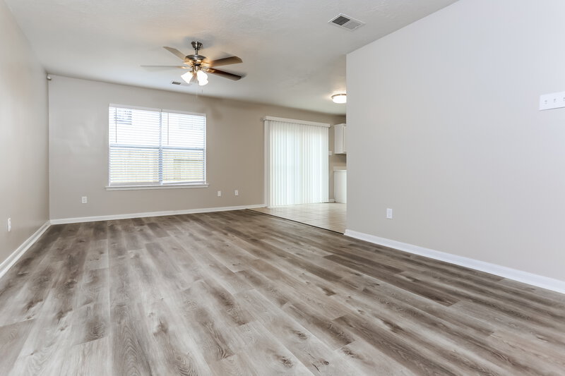 2,100/Mo, 11810 Kewalo Basin Ln Houston, TX 77034 Living Room View