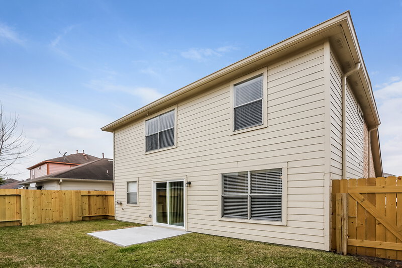 2,100/Mo, 11810 Kewalo Basin Ln Houston, TX 77034 Rear View 2