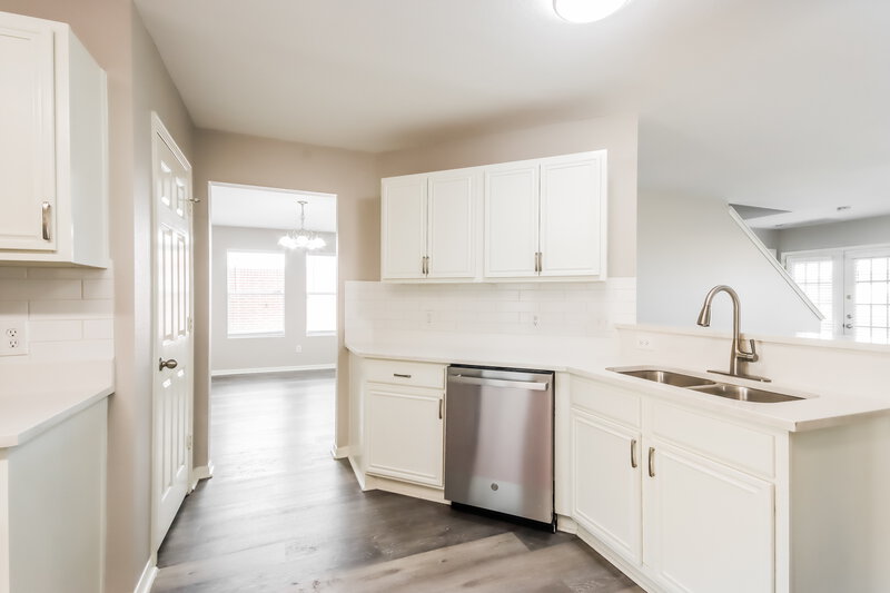 2,115/Mo, 20722 Fox Hound Ln Humble, TX 77338 Kitchen View 2