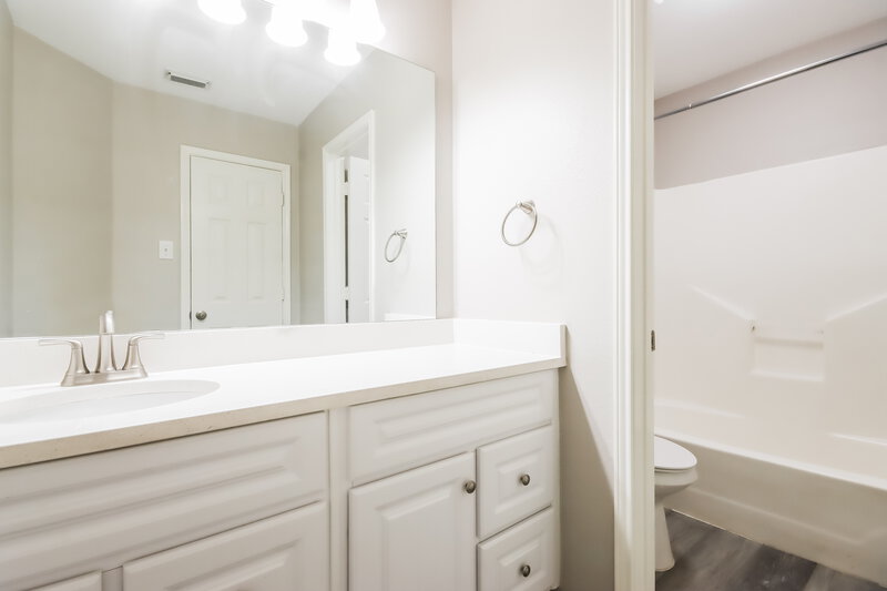 2,115/Mo, 20722 Fox Hound Ln Humble, TX 77338 Bathroom View