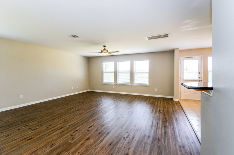 2,485/Mo, 8947 Doak Ln Houston, TX 77075 Living Room View 3