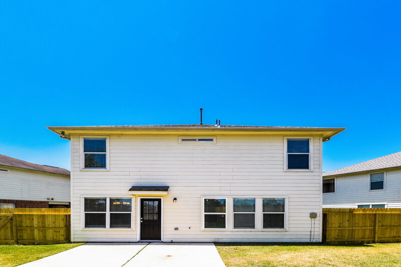2,485/Mo, 8947 Doak Ln Houston, TX 77075 Rear View