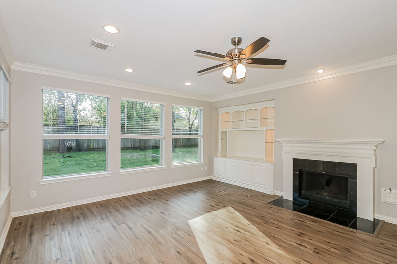 2,705/Mo, 8835 Vista Springs Dr Spring, TX 77379 Living Room View 2