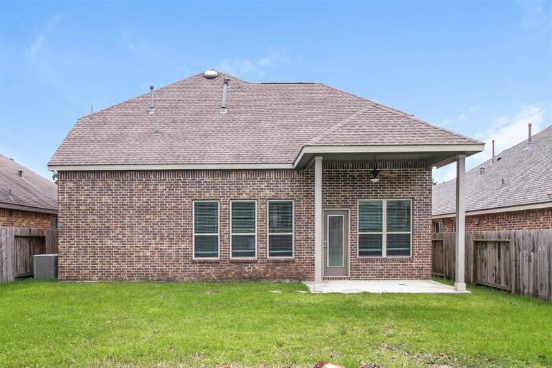 1,985/Mo, 23434 Banksia Dr New Caney, TX 77357 Rear View