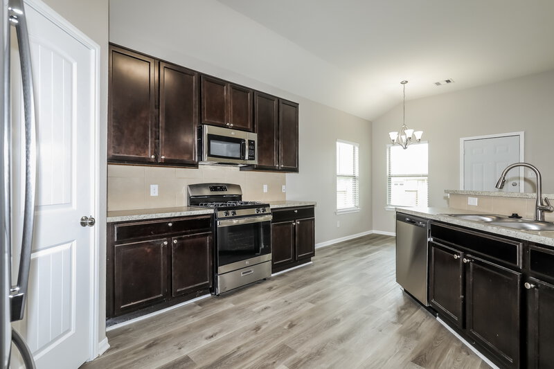 1,660/Mo, 3285 Waukegan Rd Conroe, TX 77306 Kitchen View