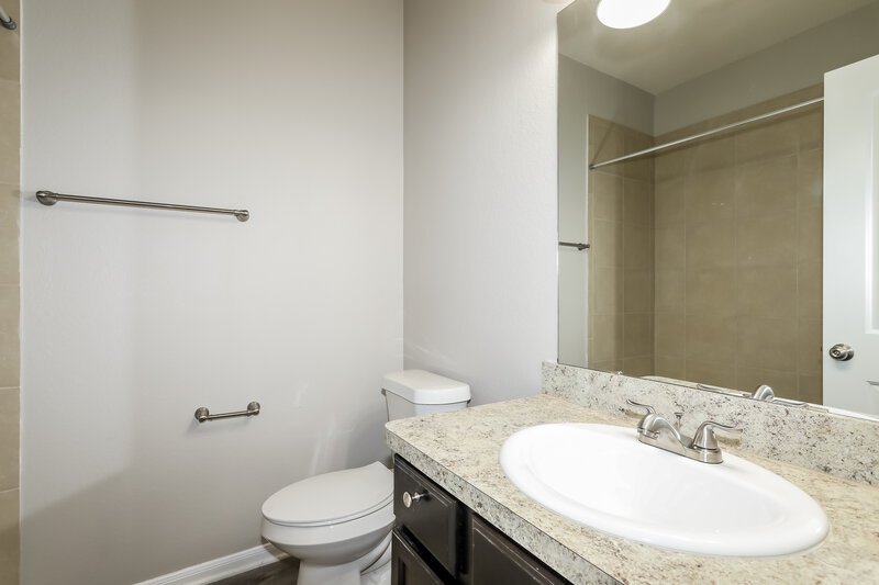 1,660/Mo, 3285 Waukegan Rd Conroe, TX 77306 Bathroom View