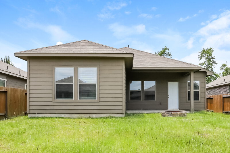 1,660/Mo, 3285 Waukegan Rd Conroe, TX 77306 Rear View