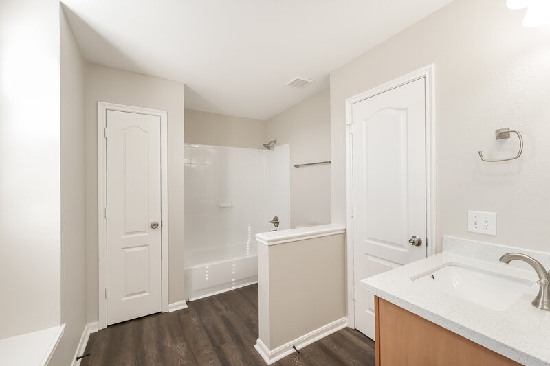 2,080/Mo, 20506 Double Meadows Dr Cypress, TX 77433 Bathroom View