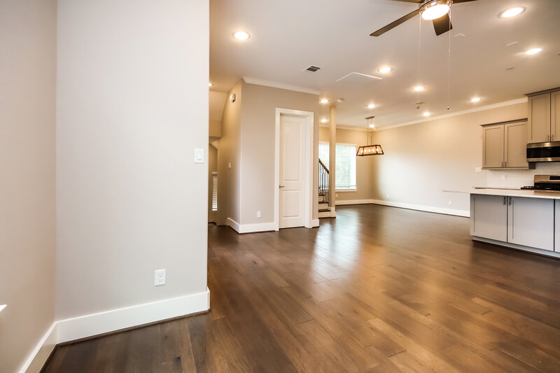 3,345/Mo, 5920 Petty St Unit A Houston, TX 77007 Living Room View