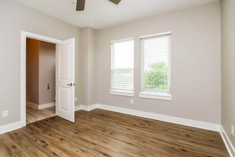 3,345/Mo, 5920 Petty St Unit A Houston, TX 77007 Bedroom View