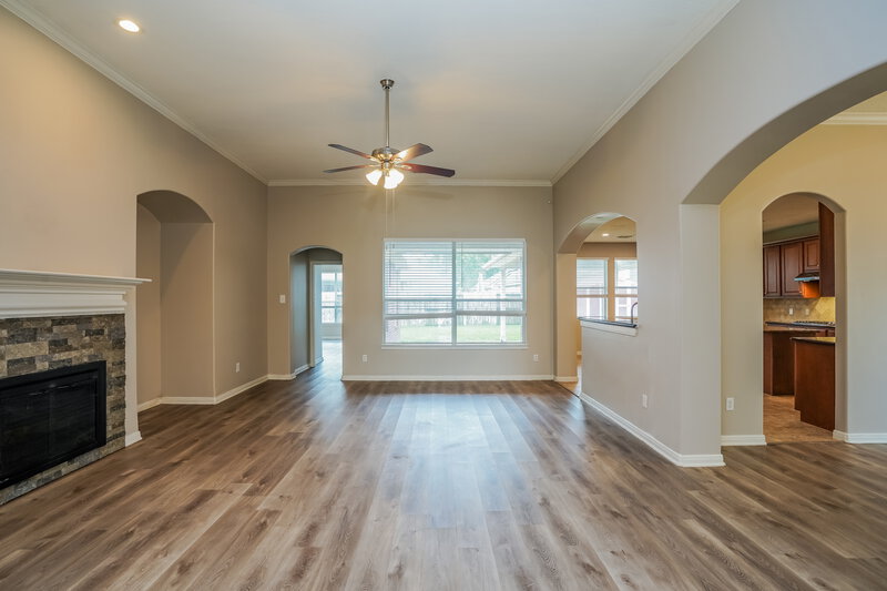 2,605/Mo, 2130 Pelican Landing Ct League City, TX 77573 Living Room View