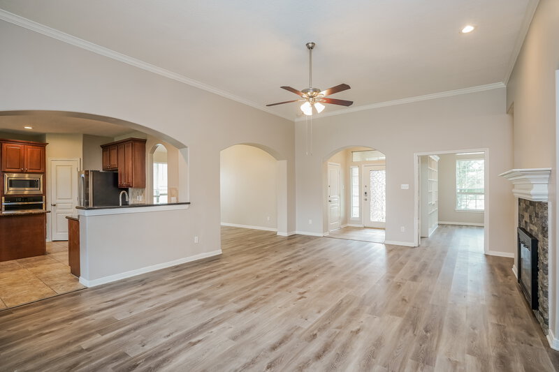 2,605/Mo, 2130 Pelican Landing Ct League City, TX 77573 Living Room View 2