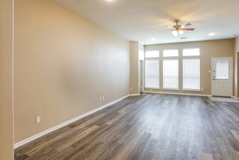 2,210/Mo, 1902 Walnut Green Cir Rosenberg, TX 77471 Living Room View