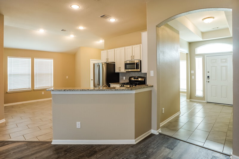 2,210/Mo, 1902 Walnut Green Cir Rosenberg, TX 77471 Kitchen View