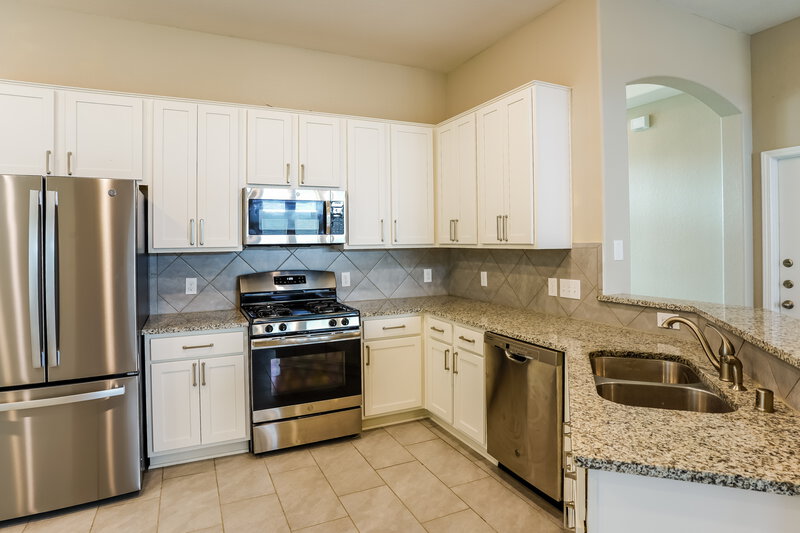 2,210/Mo, 1902 Walnut Green Cir Rosenberg, TX 77471 Kitchen View 2
