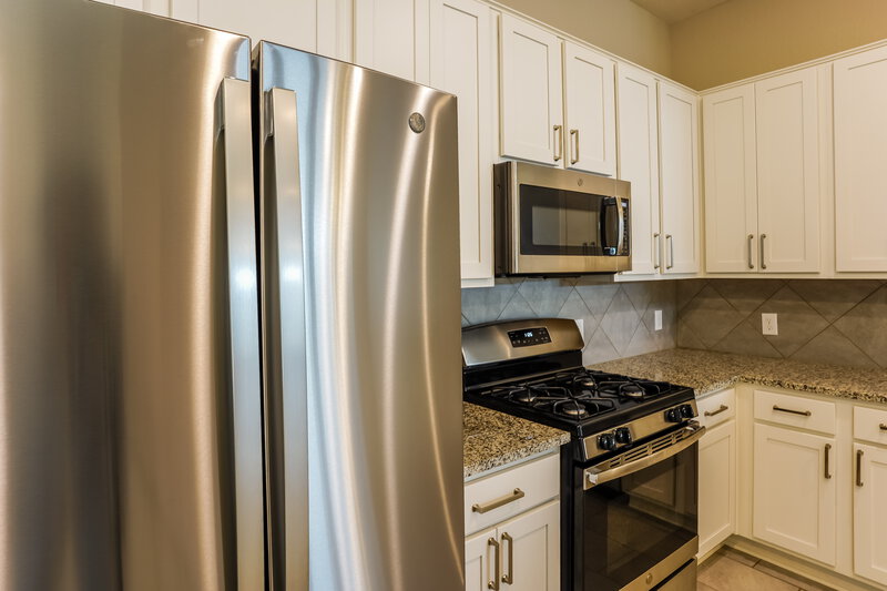 2,210/Mo, 1902 Walnut Green Cir Rosenberg, TX 77471 Kitchen View 3