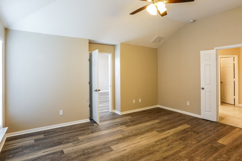 2,210/Mo, 1902 Walnut Green Cir Rosenberg, TX 77471 Main Bedroom View