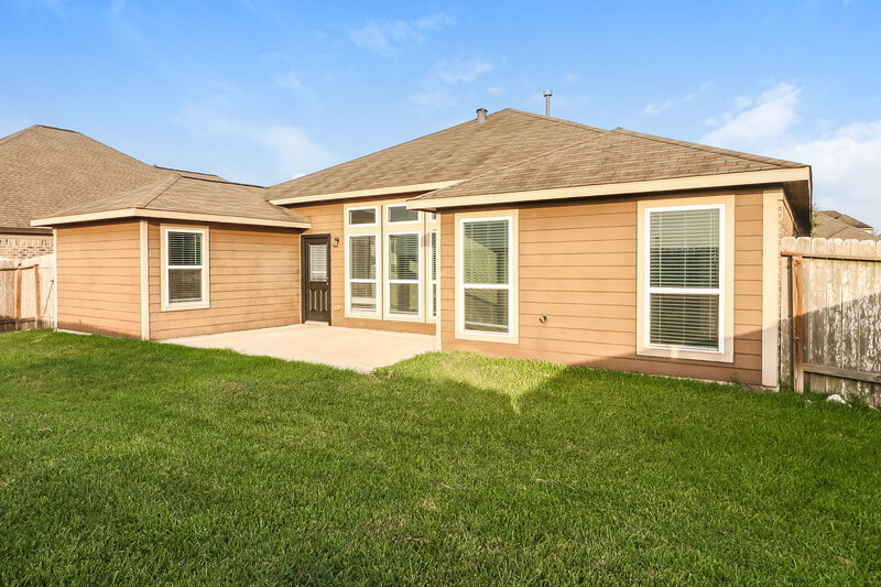 1,820/Mo, 1902 Walnut Green Cir Rosenberg, TX 77471 Rear View
