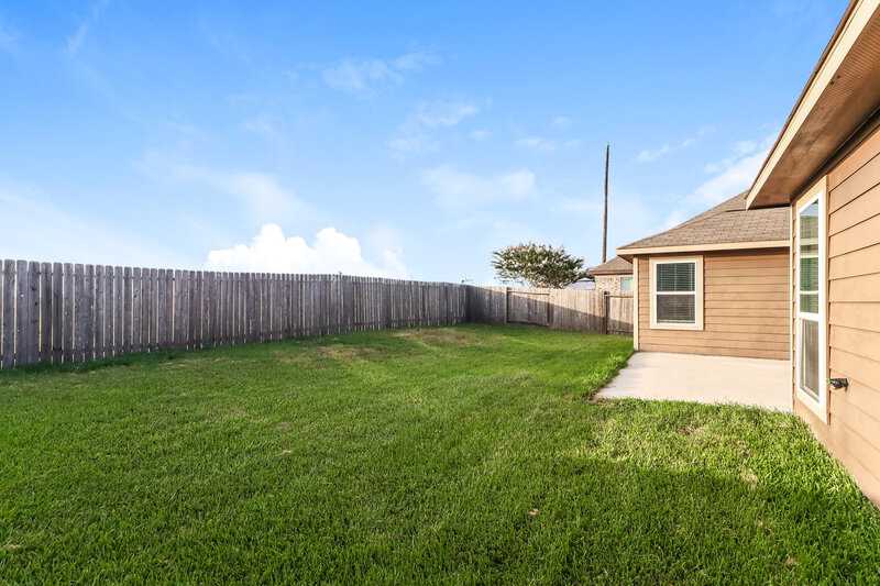 1,820/Mo, 1902 Walnut Green Cir Rosenberg, TX 77471 Backyard View
