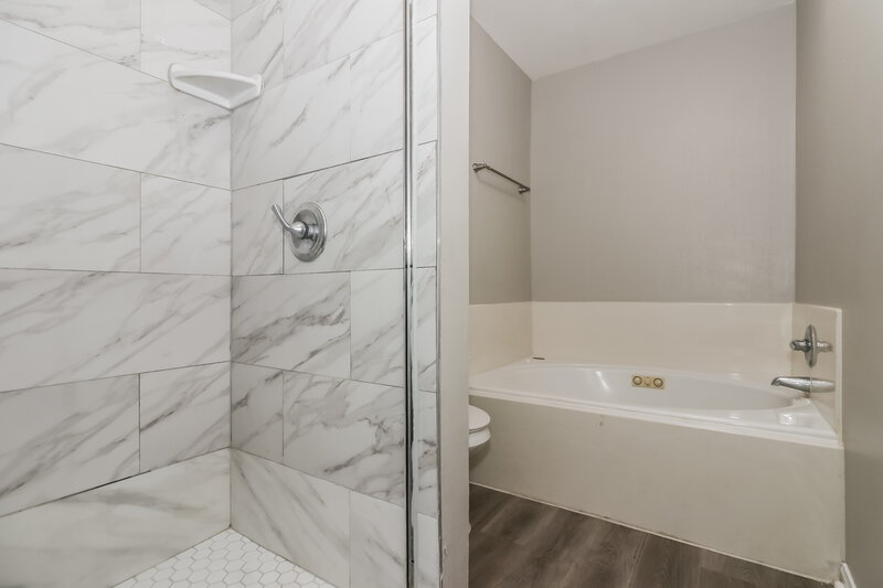 2,140/Mo, 3615 Rolling Springs Ln Katy, TX 77449 Main Bathroom View