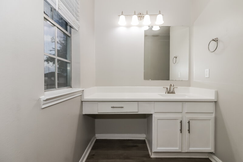 2,140/Mo, 3615 Rolling Springs Ln Katy, TX 77449 Main Bathroom View 2