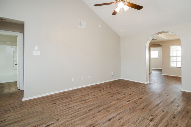 1,825/Mo, 5513 Rio Alamo St Rosharon, TX 77583 Living Room View