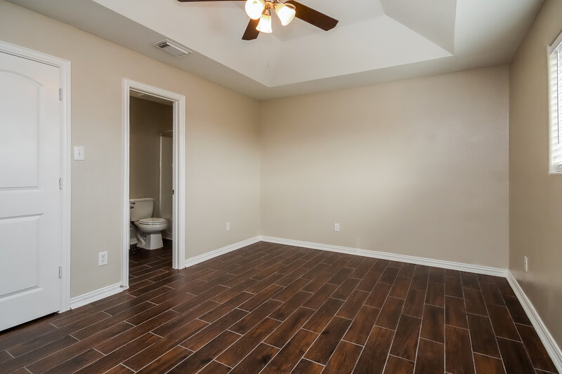 1,825/Mo, 5513 Rio Alamo St Rosharon, TX 77583 Main Bedroom View 2