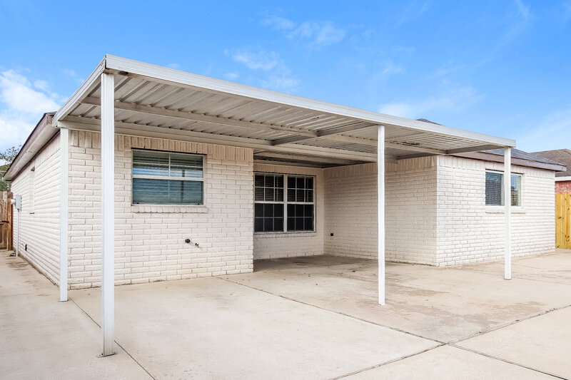 1,825/Mo, 5513 Rio Alamo St Rosharon, TX 77583 Rear View