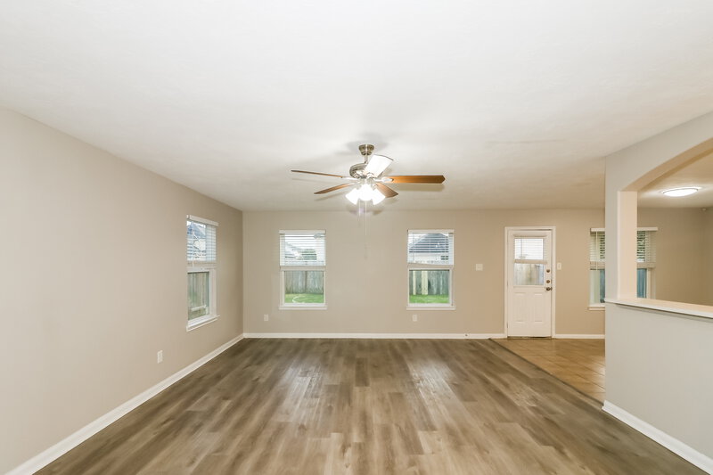 2,445/Mo, 9006 Sweet Blue Jasmine Ln Humble, TX 77338 Living Room View