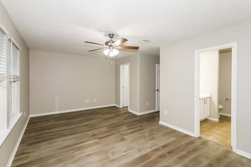 2,445/Mo, 9006 Sweet Blue Jasmine Ln Humble, TX 77338 Main Bedroom View 2