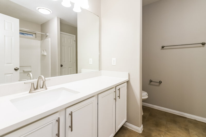 2,445/Mo, 9006 Sweet Blue Jasmine Ln Humble, TX 77338 Main Bathroom View