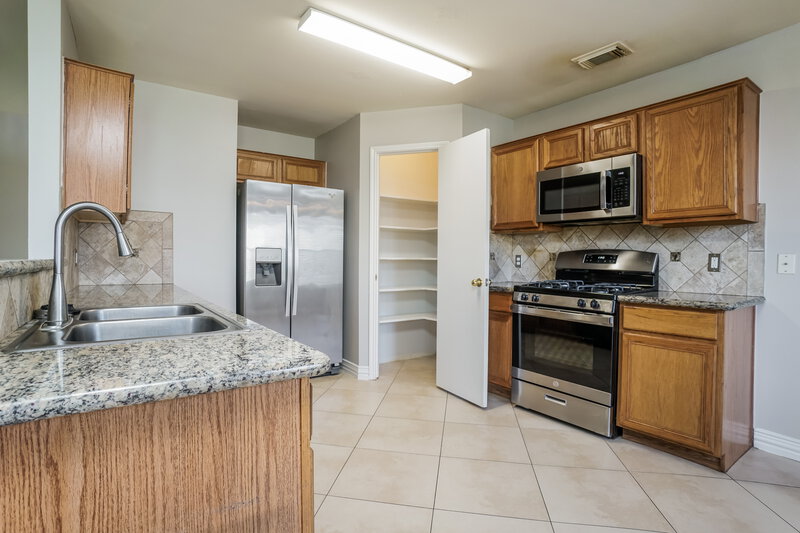 1,885/Mo, 12207 Granite Woods Ct Humble, TX 77346 Kitchen View
