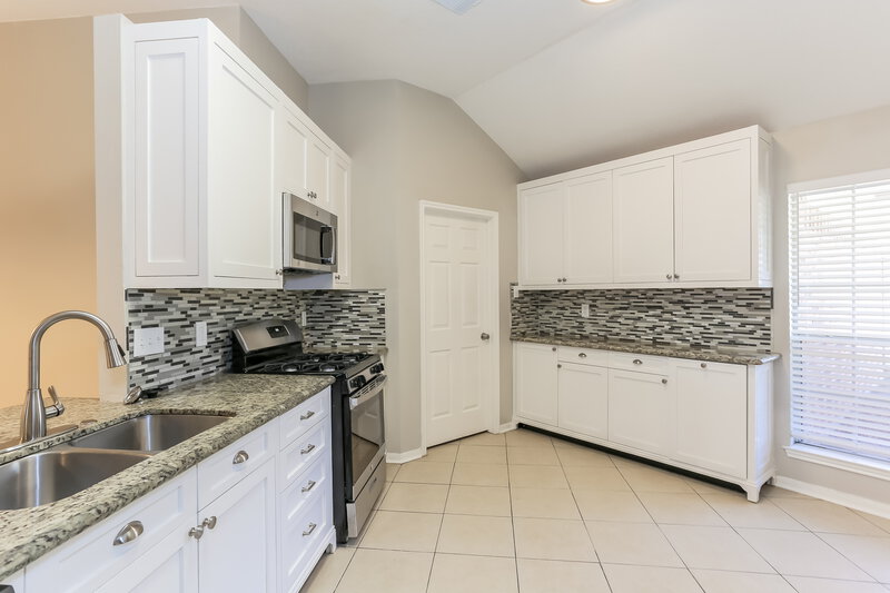1,960/Mo, 3023 Killdeer Ln Humble, TX 77396 Kitchen View 2