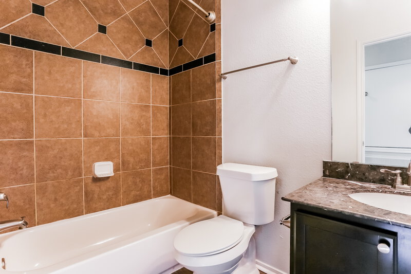 2,385/Mo, 17115 Marlin Spike Way Crosby, TX 77532 Bathroom View