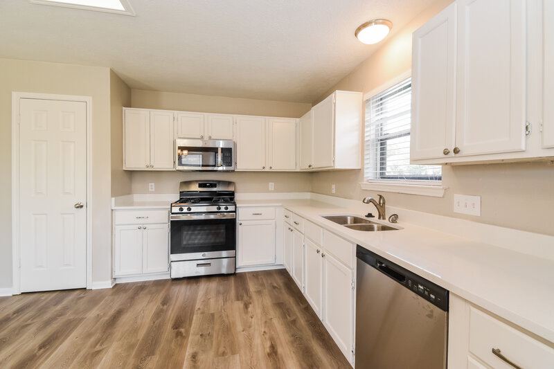 2,720/Mo, 3518 Walden Dr Pearland, TX 77584 Kitchen View 2